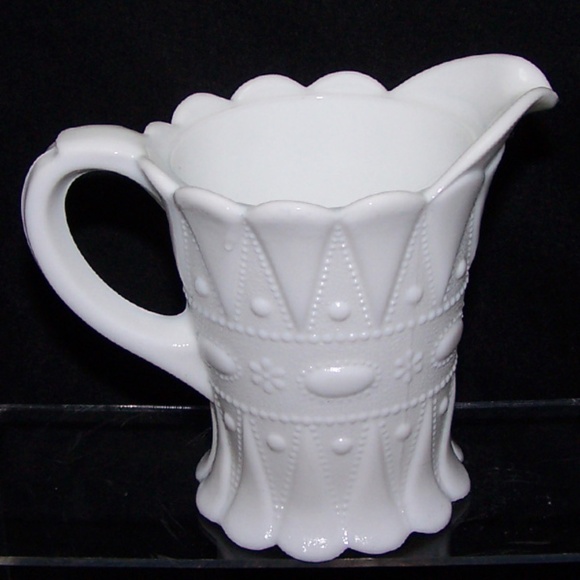 VTG Kemple "Lace and Dewdrop" Milk Glass Creamer - Picture 3 of 9